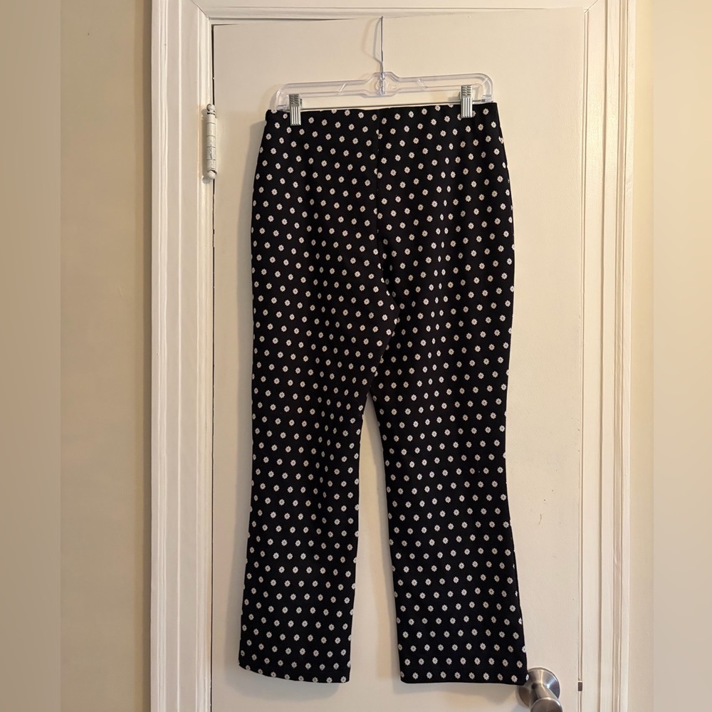 Anthropologie Mikayla Cropped Flare Pants Black Ditsy Daisy Print Size Medium - Picture 7 of 11